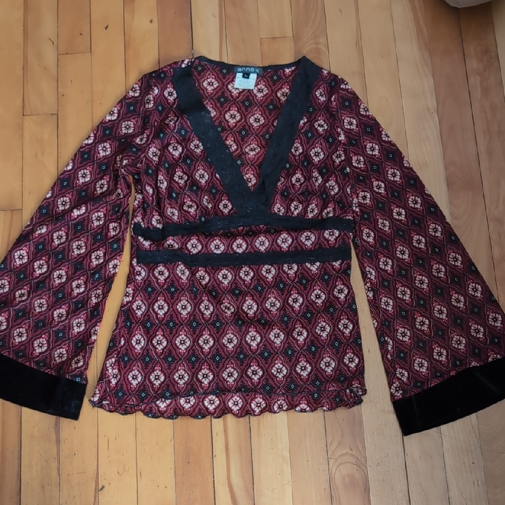 Vintage Black and BurgundGeometric V Neck Women's Top Lace And Velvet Trim Large
